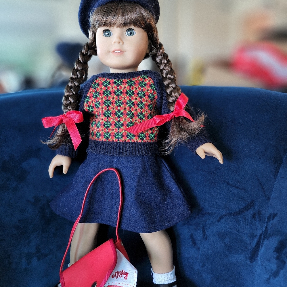 18" American Girl Doll (Molly) with original attire